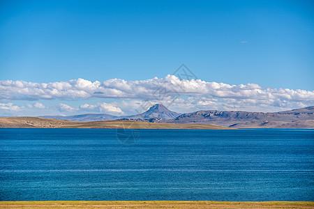 西藏错鄂湖蓝天白云风光图片