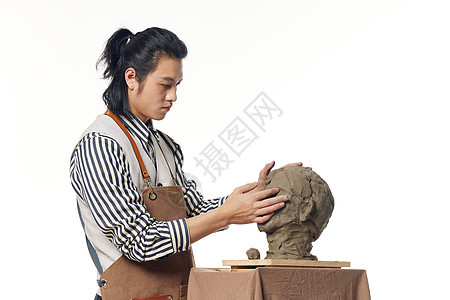男雕刻艺术家创作泥塑作品高清图片下载-正版图片502366555-摄图网