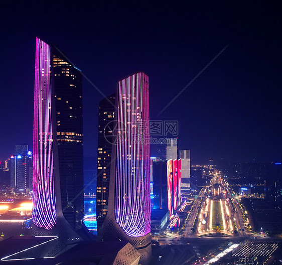 南京地标夜景霓虹大楼图片