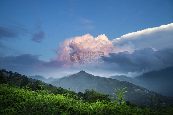 雁荡山山上的极端云彩图片