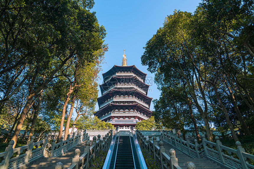 杭州雷峰塔的古建筑图片