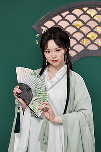 中国风古典美女拿折扇图片