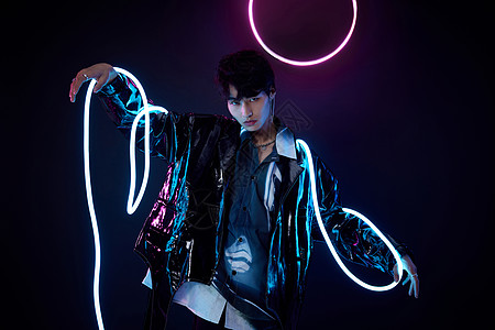 赛博朋克风格男青年图片素材