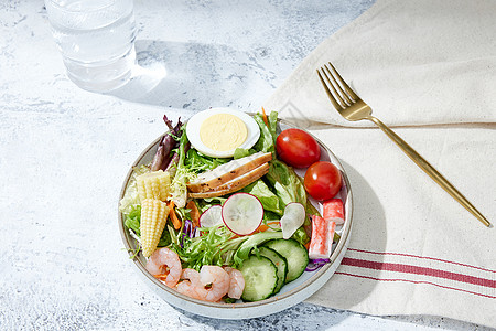 日式早餐餐桌上的健康沙拉背景