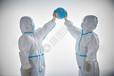 穿防护服的医护人员保护地球形象高清图片