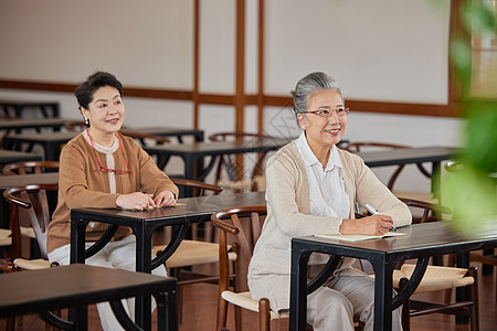 教师退休ppt背景老年学者参加老年大学课堂背景