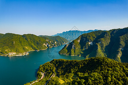 航拍清江画廊5A景区山峦起伏连绵摄影配图背景图片