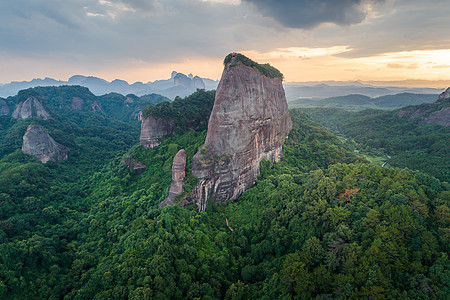 广东丹霞山阳元石图片