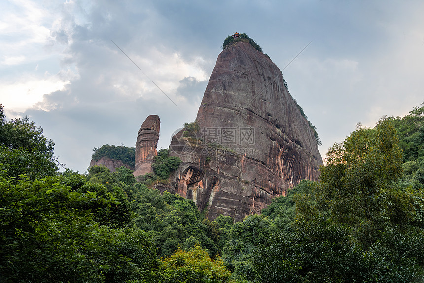 广东丹霞山阳元石图片