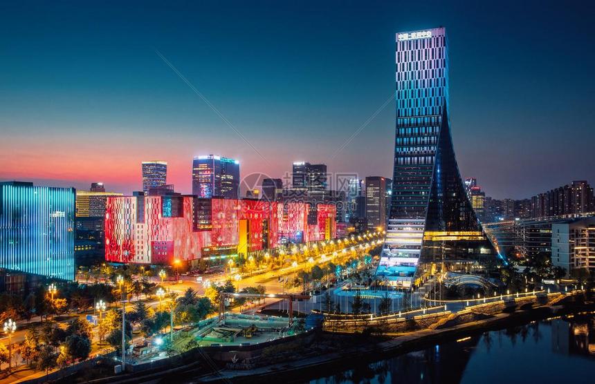 成都蓉城主场激战对手 全场精彩回放与实时解说同步呈现 足球迷不容错过的直播盛宴