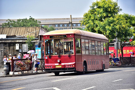 北京前门大街观光车图片