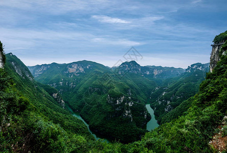 重庆云阳龙滩地质公园深山峡谷河图片