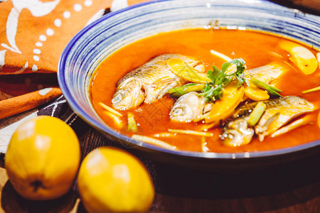 柠檬酸汤鲫鱼图片