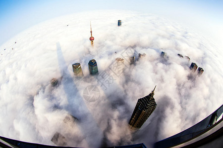 上海金融區的雲海仙境图片