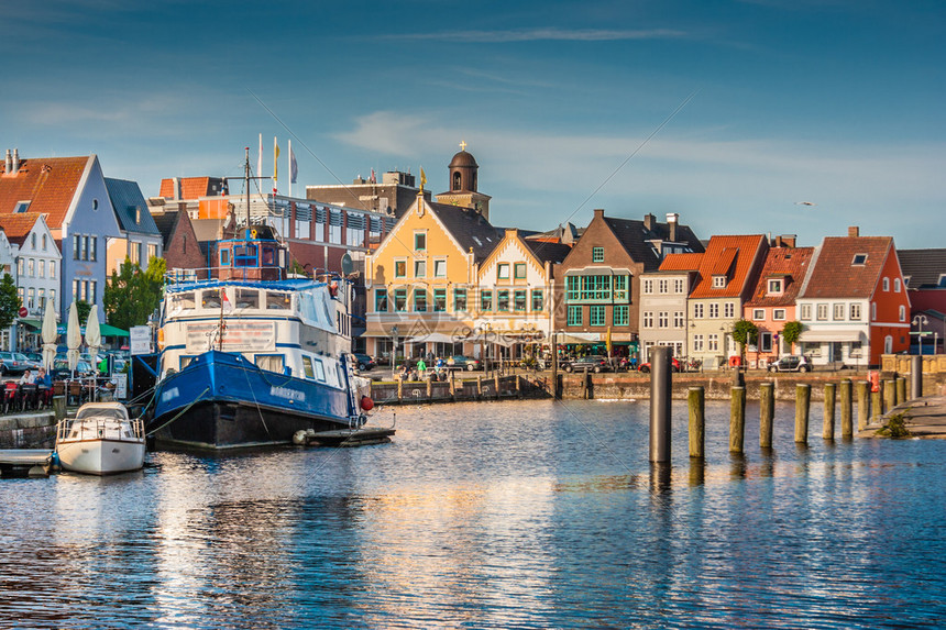 Husum镇Nordfriesland德国石勒苏益格荷尔斯泰因高清图片下载正版图片502449174摄图网