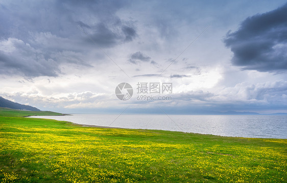 新疆赛里木湖5A景区图片