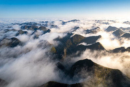 草原日出层峦叠嶂的云海背景