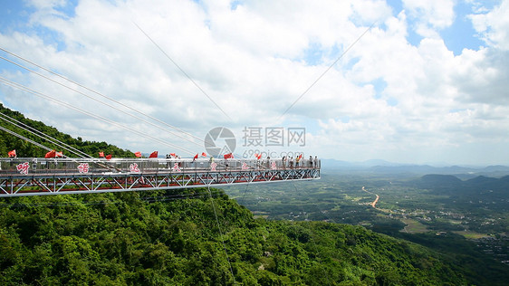 5A景区海南呀诺达景区的哇哎噜玻璃观景平台图片