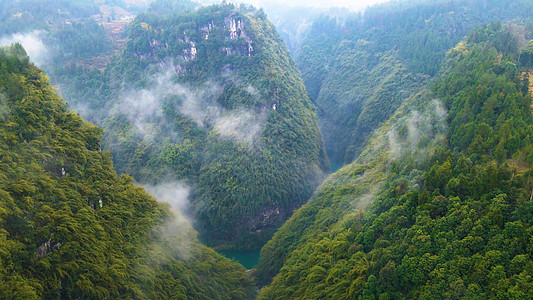 阿依河河谷峡谷云雾缭绕绿水青山阿依河河谷峡谷云雾缭绕绿水青山图片