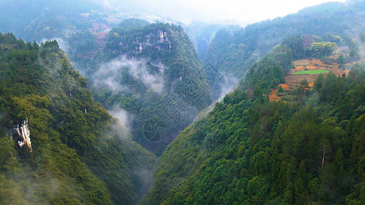 阿依河河谷峡谷云雾缭绕绿水青山阿依河河谷峡谷云雾缭绕绿水青山图片