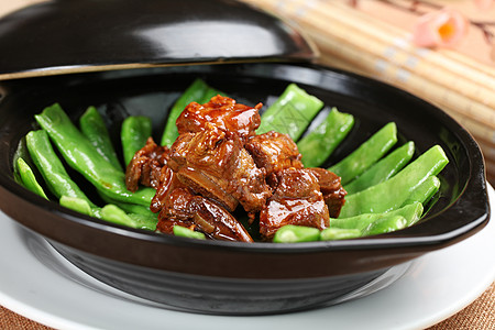 鸡翅锅中式美食北国排骨焖豆角背景