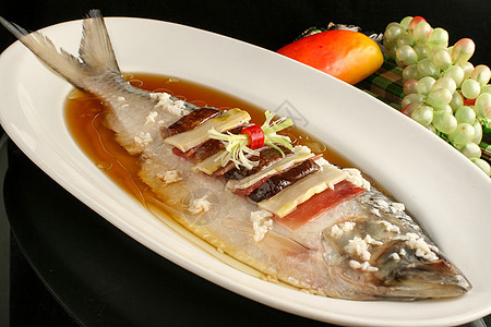 中式美食清蒸鲥鱼图片