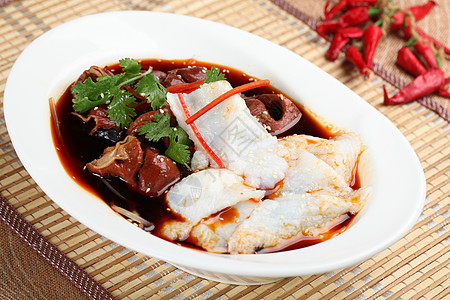 中式美食红汤肥肠鱼片图片