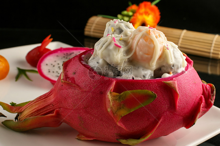 中式美食火龙果沙拉图片