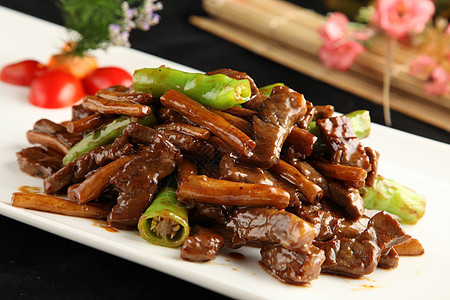 中式美食茶树菇牛柳背景图片