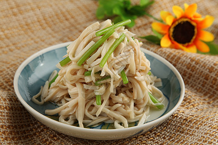 中餐凉拌芦蒿杏鲍菇图片