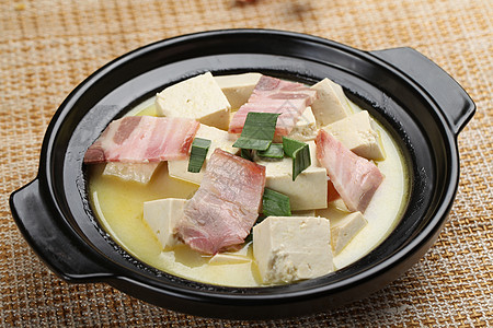 中餐咸肉烩豆腐图片