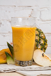 菠萝雪梨汁图片