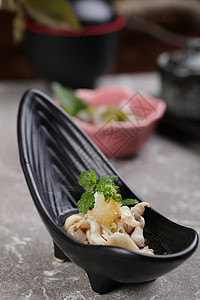 鱼皮蘑菇生食日本菜高清图片