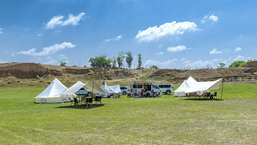 内蒙古夏季户外露营图片