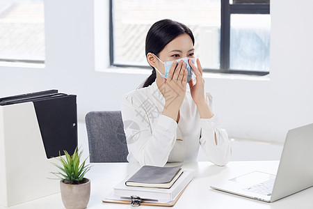 商务女白领正确佩戴口罩高清图片