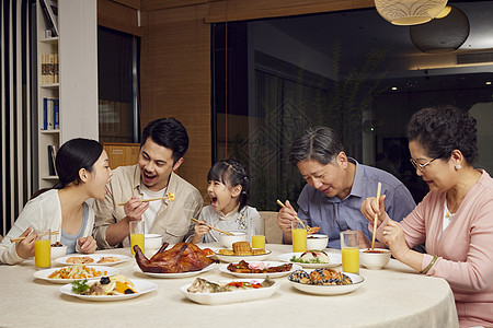 中秋团圆家庭聚餐背景图片