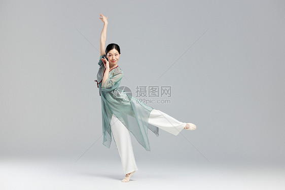 东方美女跳古典舞图片