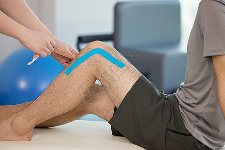 高清图片臀大肌腿部肌肉解剖动画高清图片有腿受伤的男病人大腿肌肉