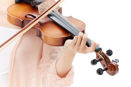 拉小提琴的青年女性手部特写图片