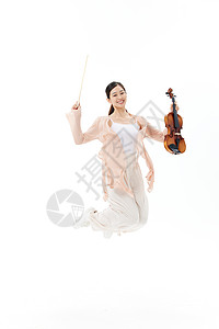 拉小提琴的青年女性演奏家图片