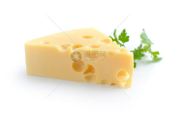盘子上的奶酪片图片
