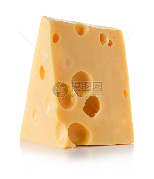 在白色背景上隔离的奶酪特写图片