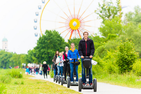 指导Segway主题公园旅图片