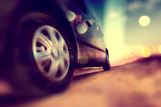 汽车和汽车概念汽车中的抽象背景速度道路上的轮胎和车图片
