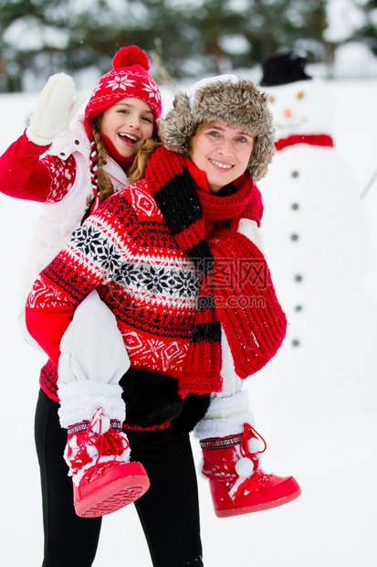 冬季欢乐雪人和幸福的图片
