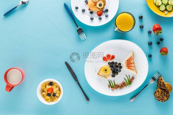 公寓里有创意型儿童早餐盘图片