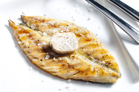鳀鱼黄油烤鲭鱼图片