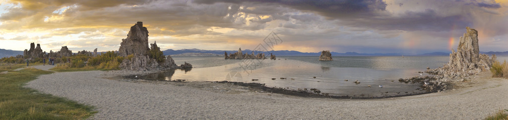 加利福尼亚莫诺湖日落全景图片