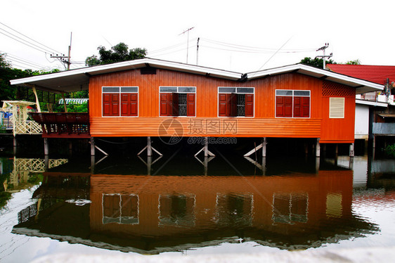 泰国传统水上木屋图片