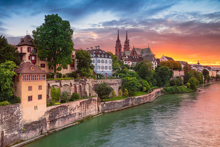 瑞士巴塞尔的城市景象在戏图片